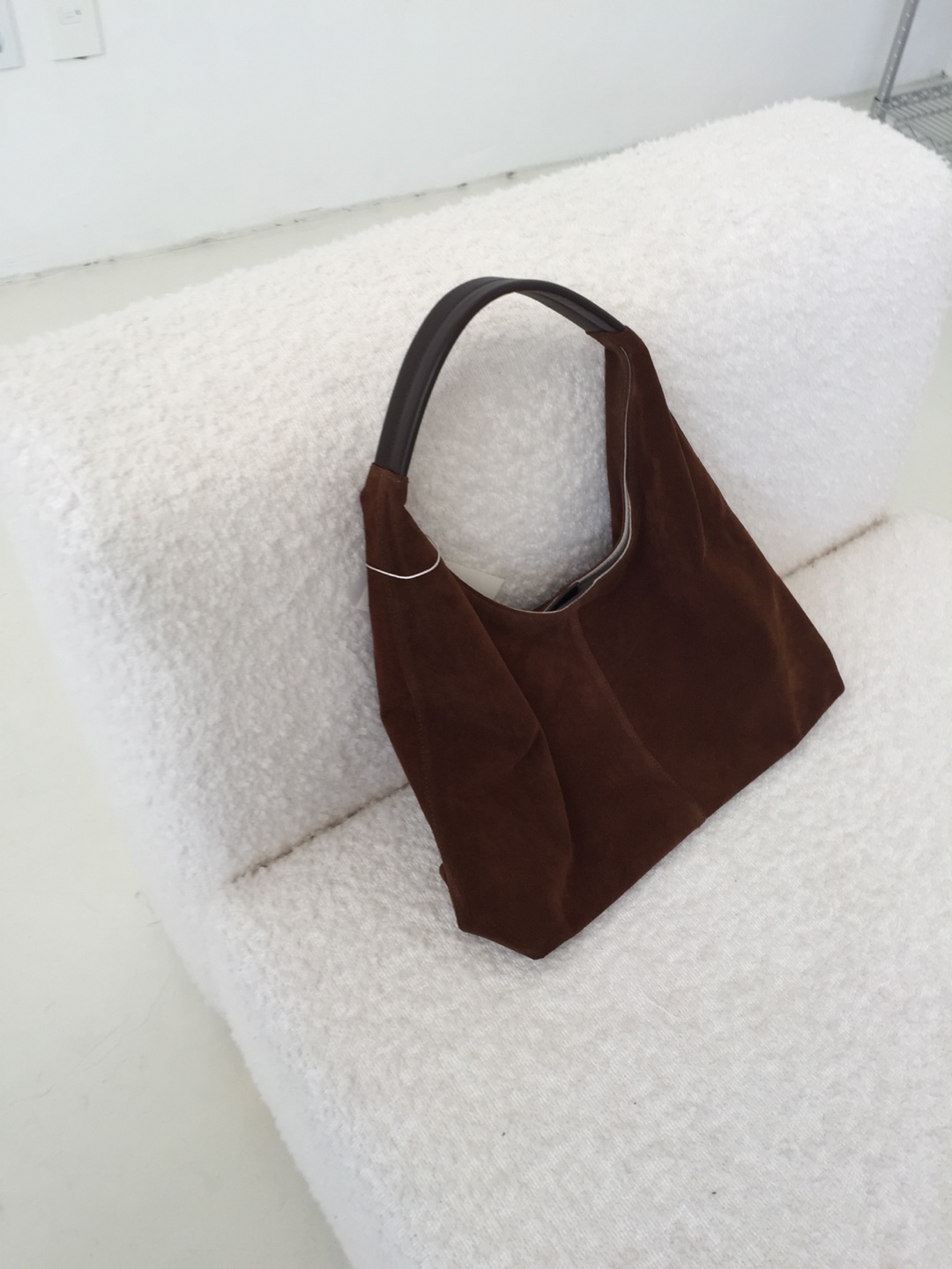에테블루 Suede One Handle Bag (brwon) - 위시버킷