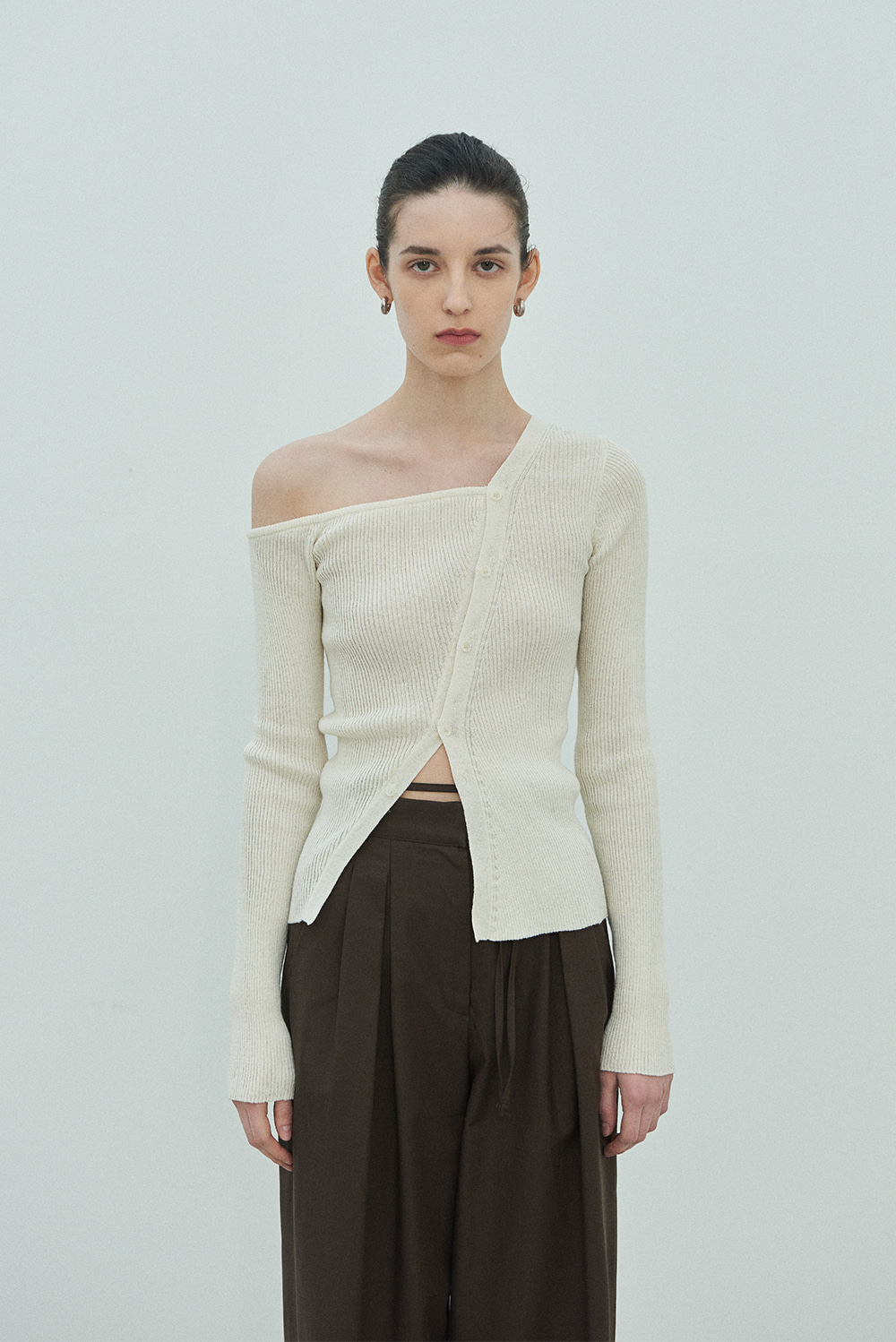 다이애그널 [3/25일 순차출고] ONE OFF SHOULDER KNIT - 위시버킷