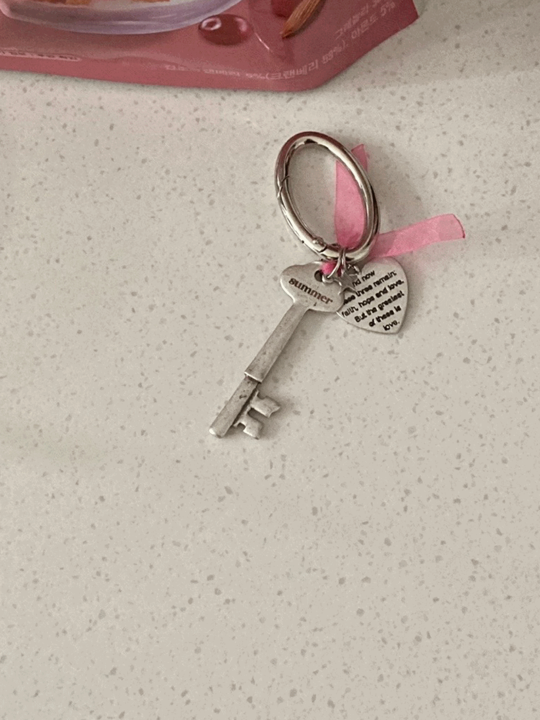 pink-ribbon-keyring