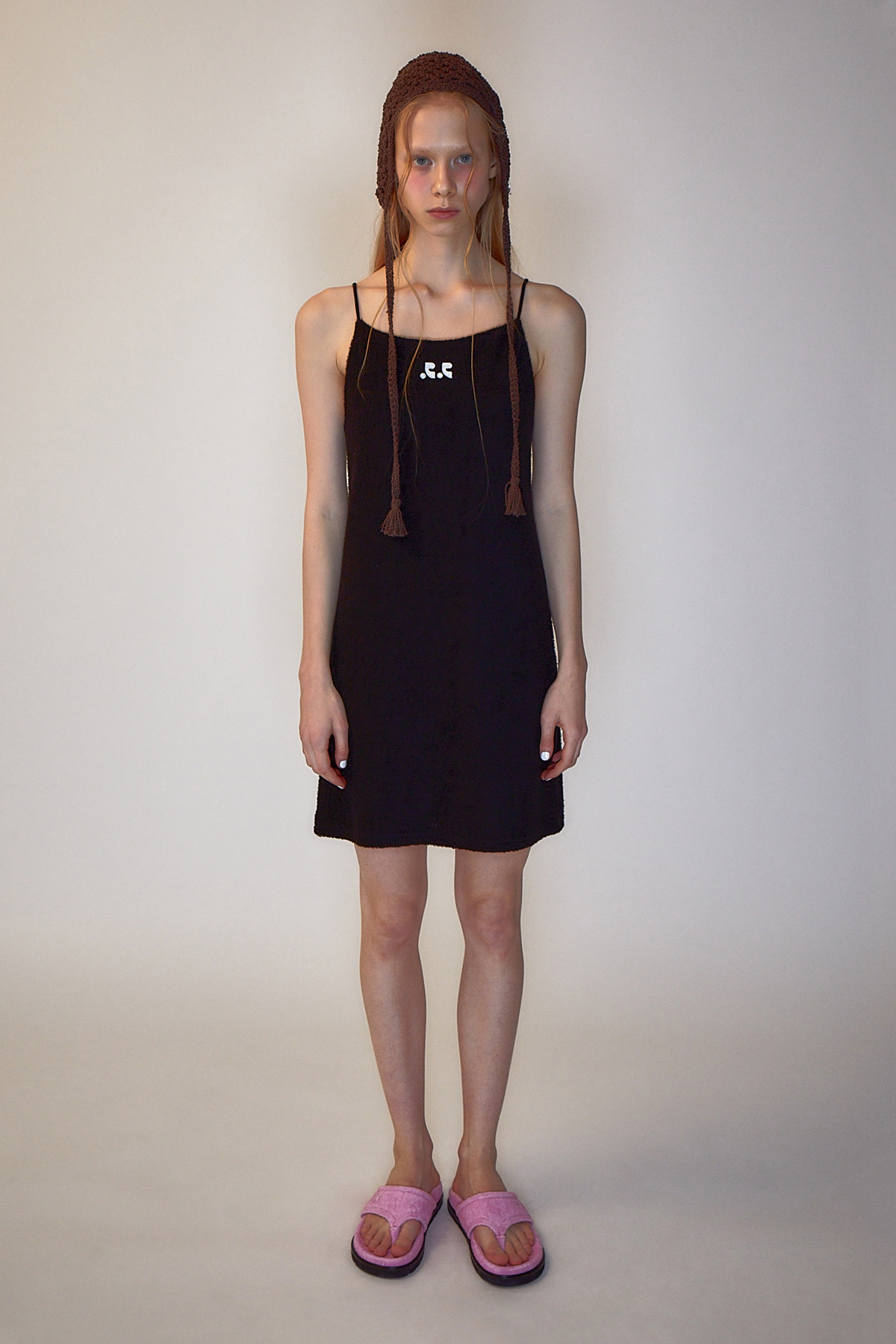 【Rest&Recreation】韓国人気 RR LOGO TERRY MINI DRESS 레스트앤레크리에이션 RR LOGO TERRY MINI DRESS - BLACK - 위시버킷