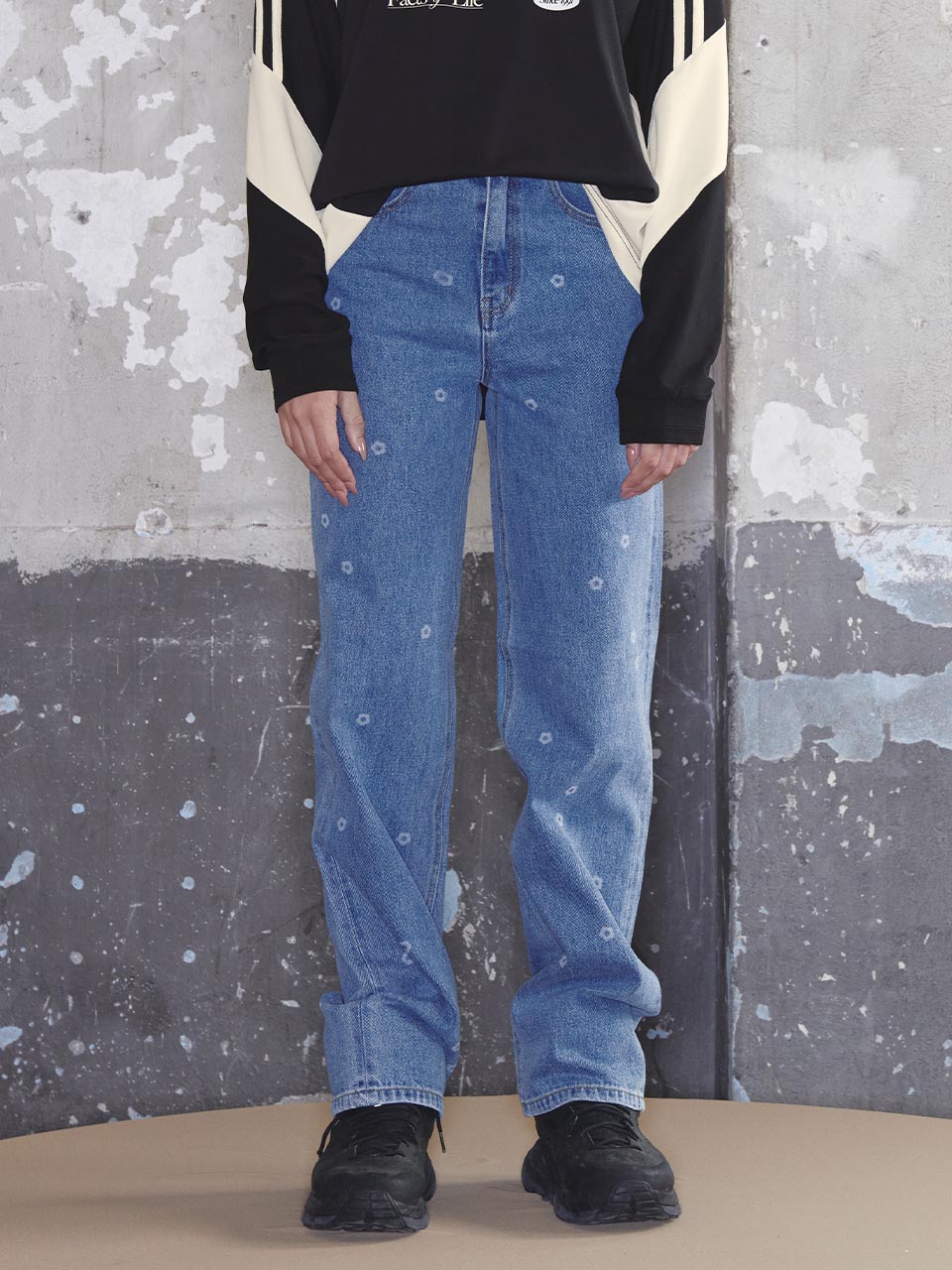기준 High-Rise Flower Jeans Blue - 위시버킷