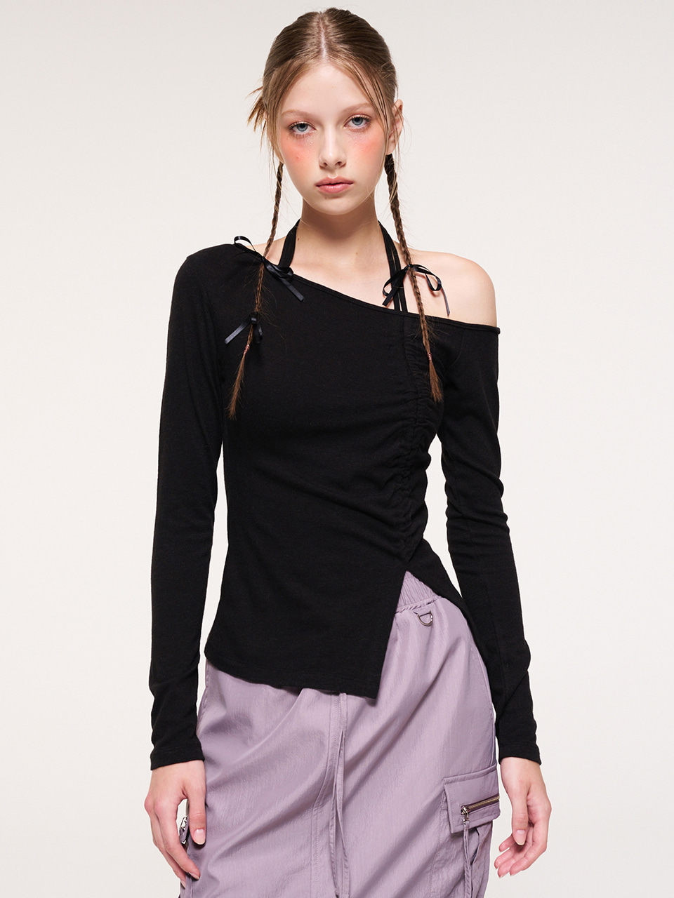 에트몽 String One Off Shoulder T-Shirt, Black - 위시버킷