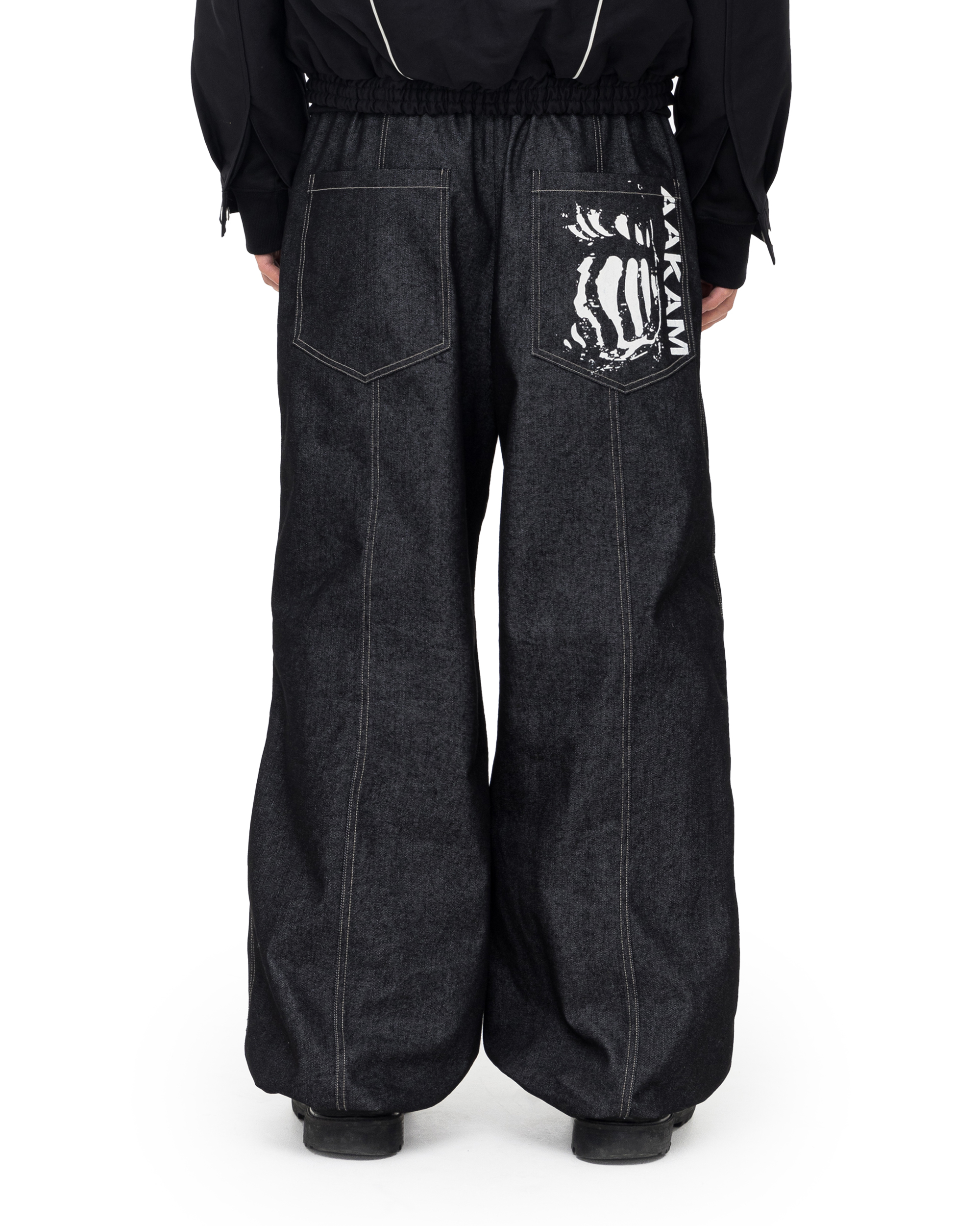 아캄 [4.20 예약배송] Knee Pin-tuck Printed Denim Pants (Black
