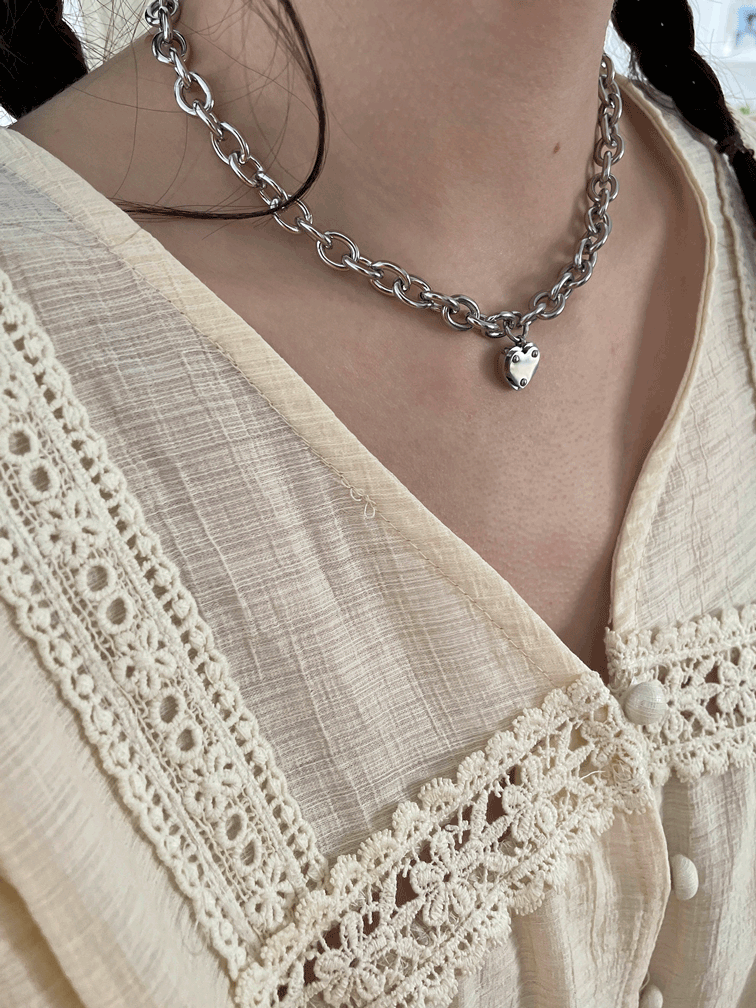 20-heart-bold-necklace