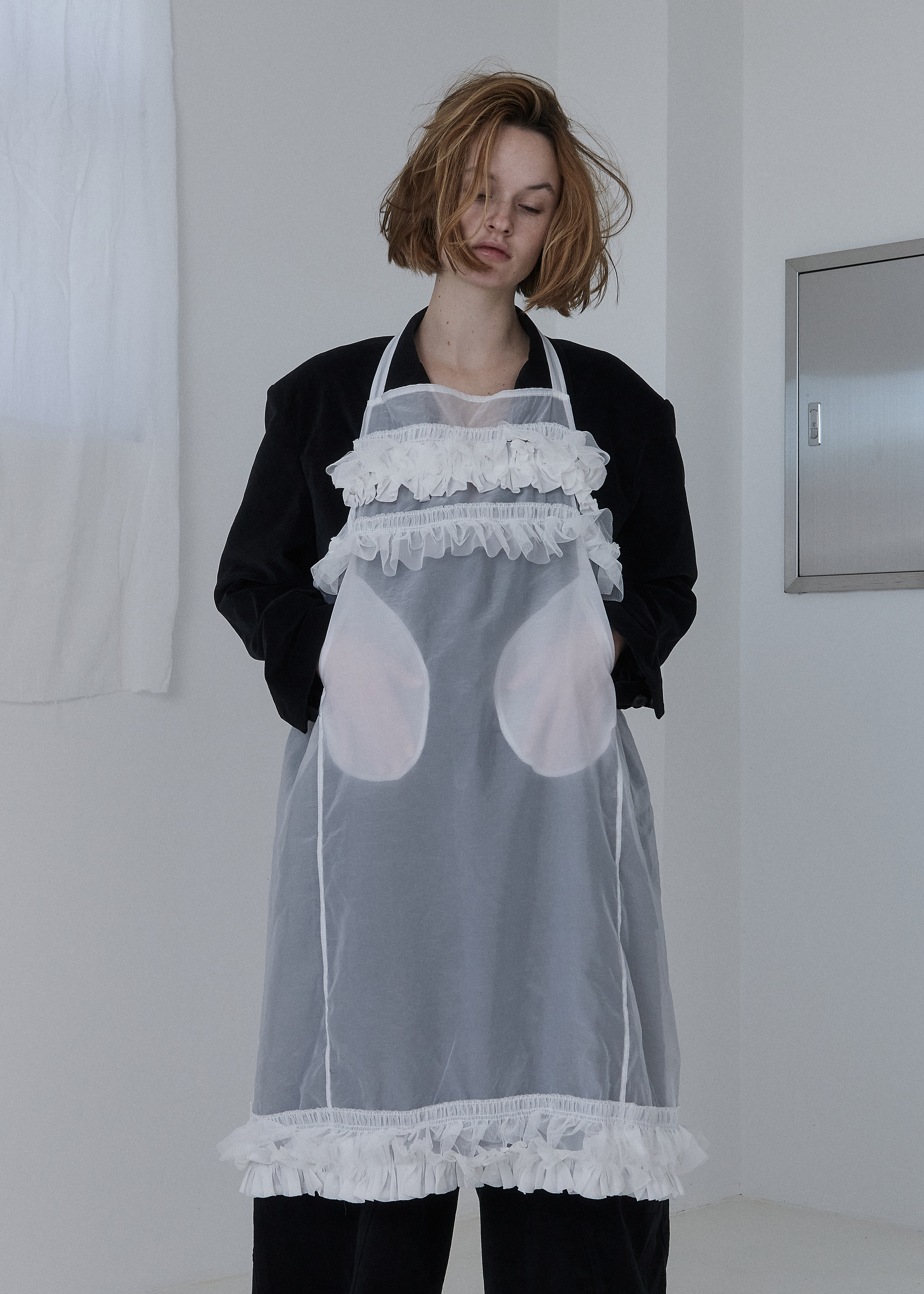 수집미학 Ruffled Sheer Apron - 위시버킷