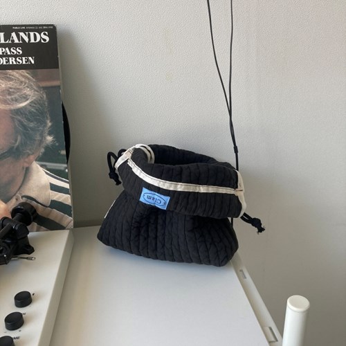 클램 Clam string pouch _ Soft black - 위시버킷