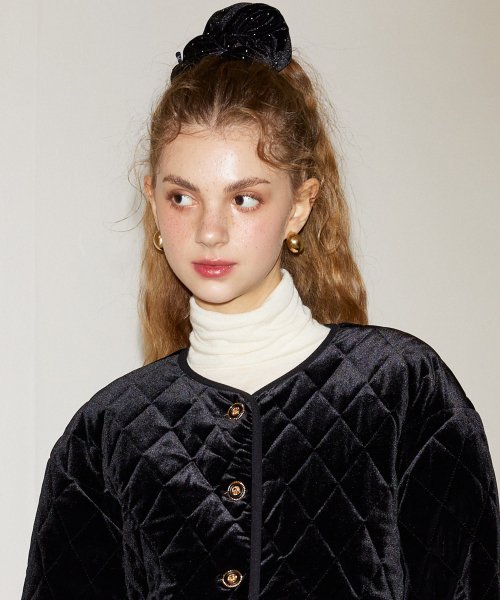 velvet-scrunchie-black