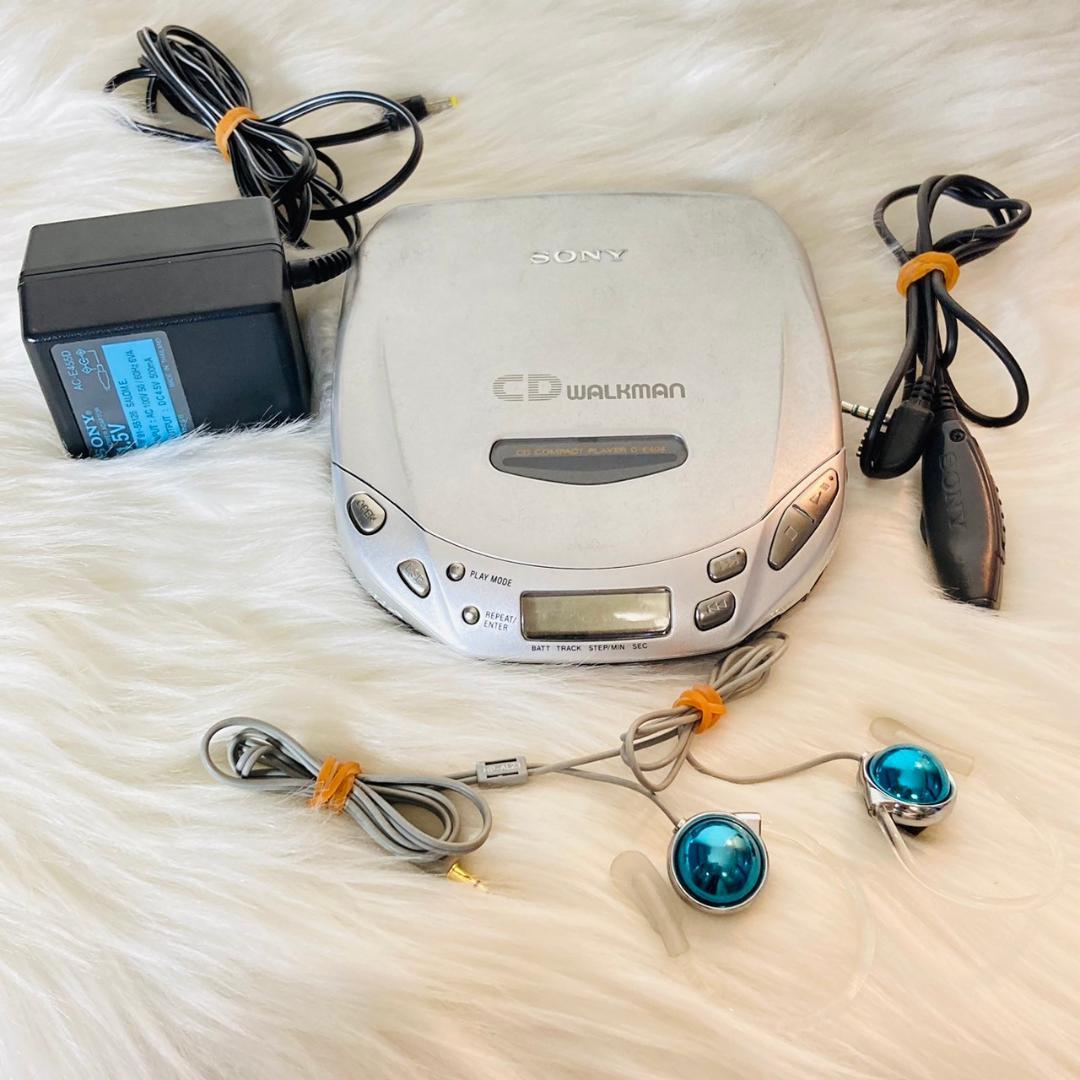 SONY CDウォークマン D-E404 動作品 とおまけのオリンパスのイヤホン SONY CDウォークマン D-E404 動作品 とおまけのオリンパスの