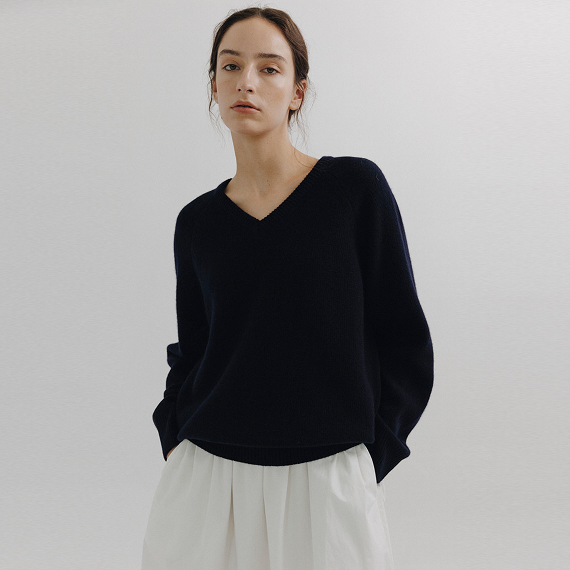 SUMMER WOOL BLENDED V NECK_NAVY main image 0