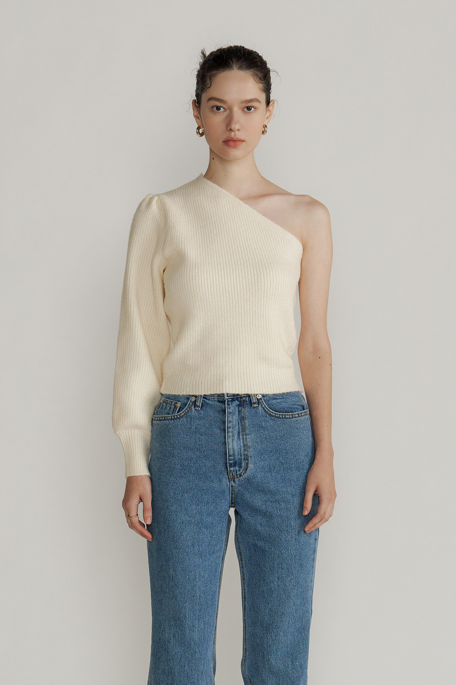 루시르주 [2차리오더][바로배송]One off shoulder knit (ivory) - 위시버킷