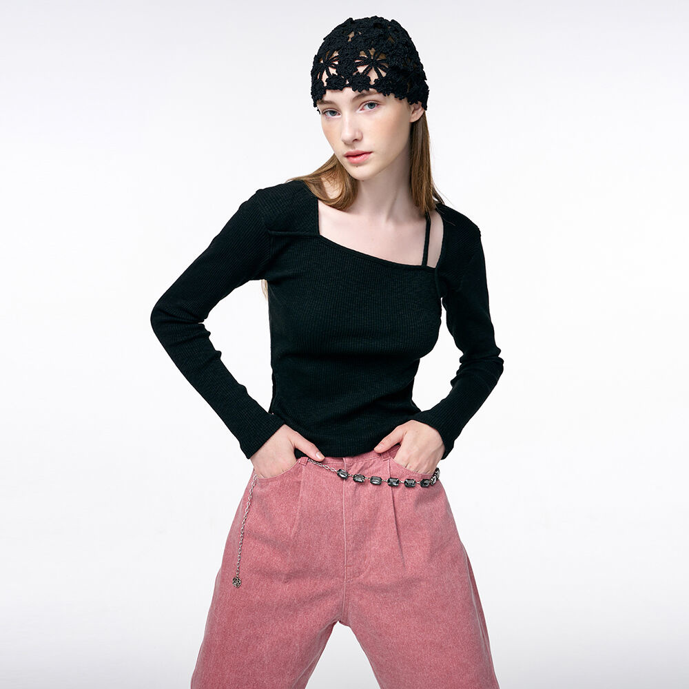 에트몽 Square Neck Slit T-Shirt, Black - 위시버킷