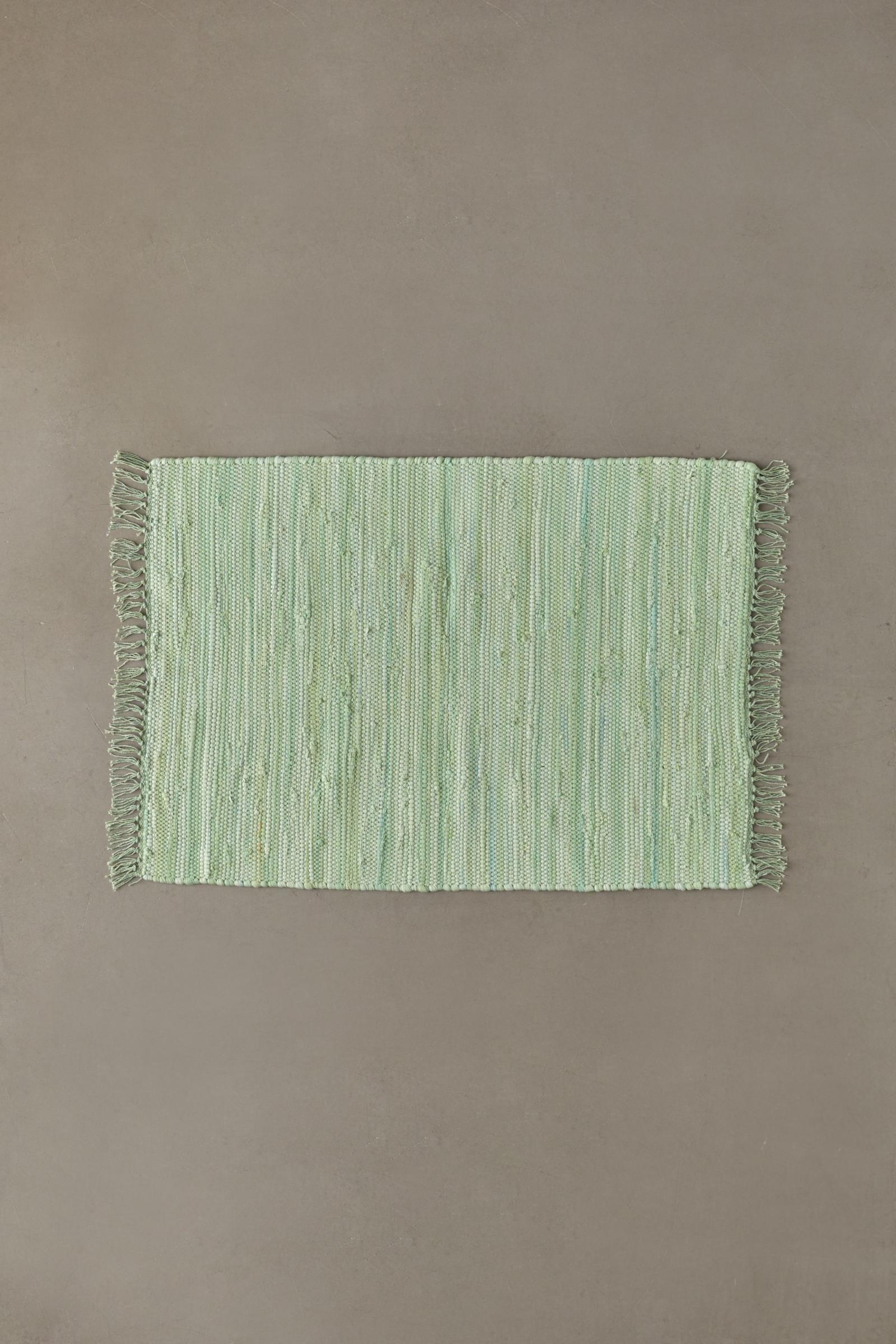어반아웃피터스 Urban Renewal Remnants Solid Chindi Rug - 위시버킷